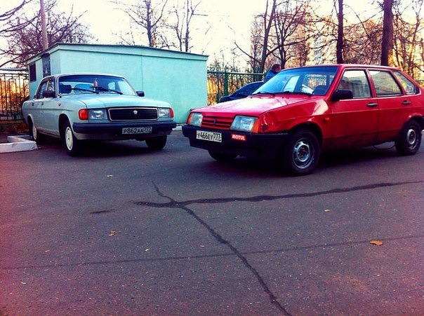 а тут кого-то подрезали — Lada 21093