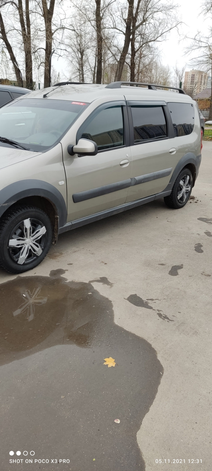 Немного — Lada Largus Cross