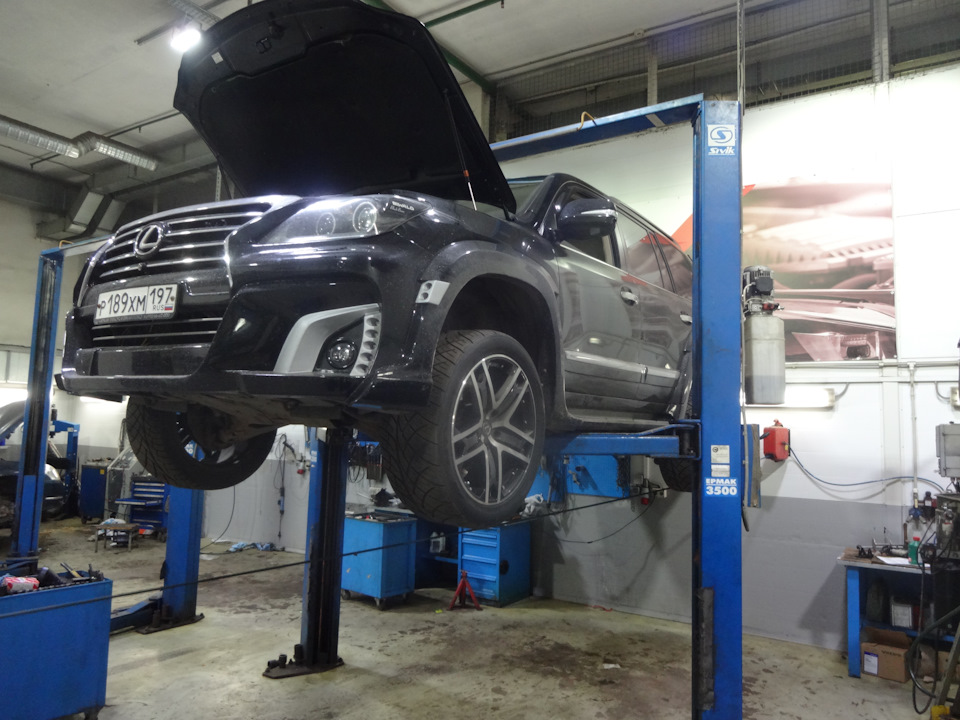 Фото в бортжурнале Lexus LX (URJ200/URJ201)