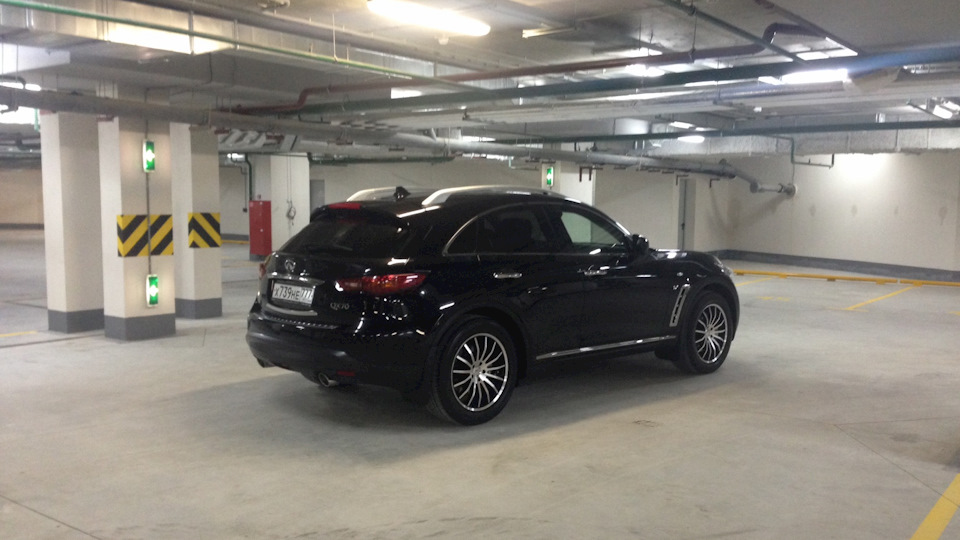 Infiniti QX70 Нафаня
