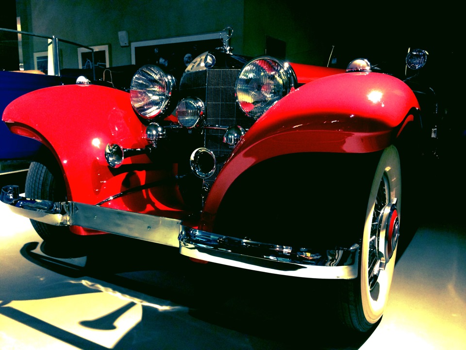 Mersedes-Benz 540K Special Roadster 1937. Красавец! Самый дорогой экспонат музея. Учитывая, что их осталось приблизительно три на всей планете, фактически бесценен. — Volvo XC90 (1G)