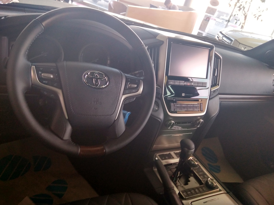 Фото в бортжурнале Toyota RAV4 (IV)