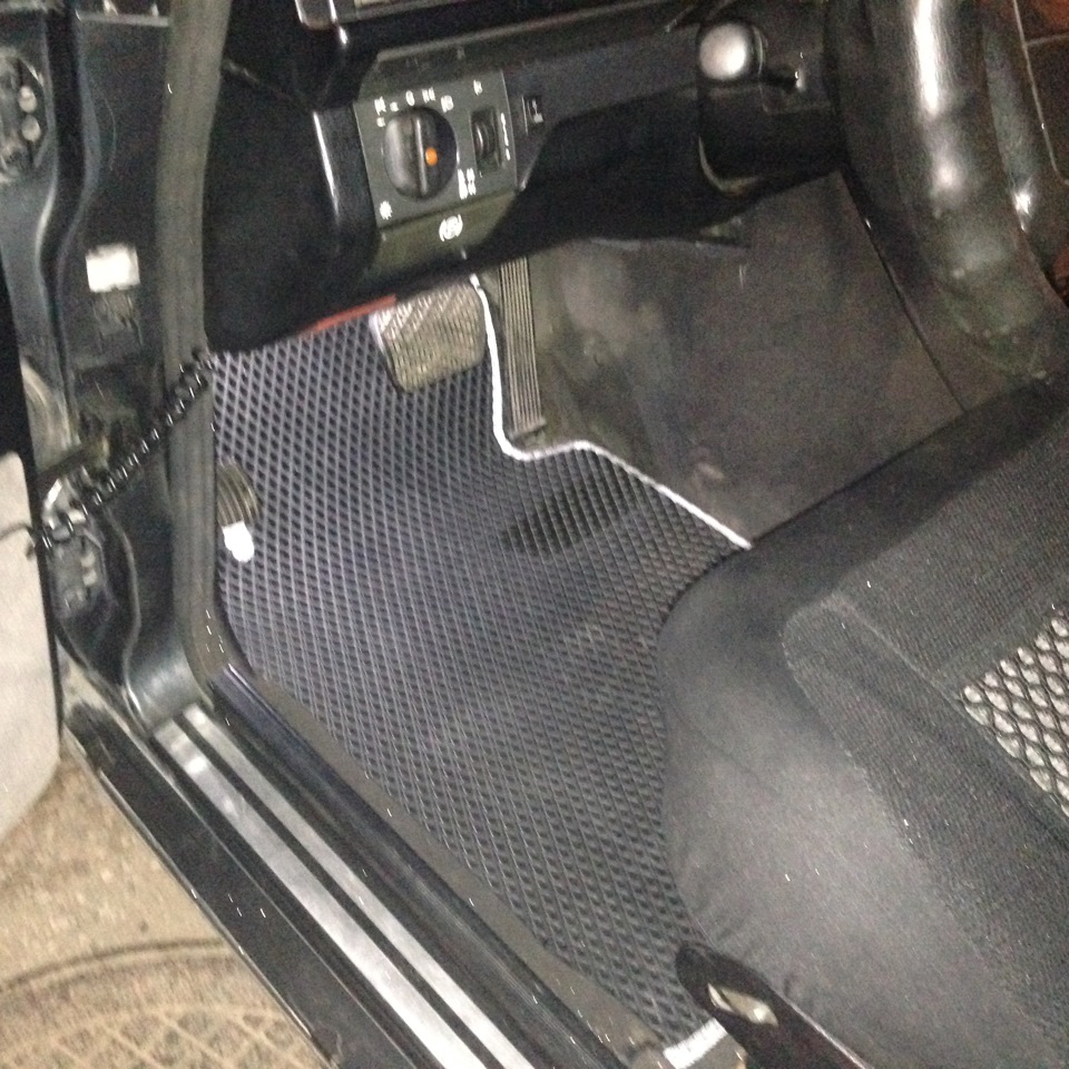 Фото в бортжурнале Mercedes-Benz E-Class (W124)