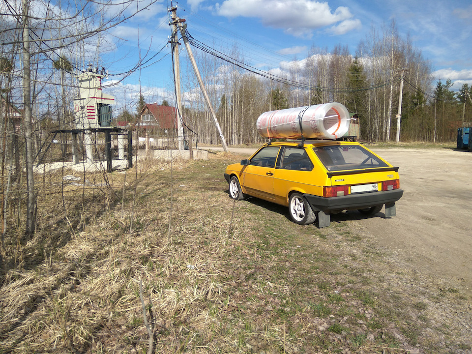 Вот в этом трансформаторе я и живу на даче. — Lada 2108