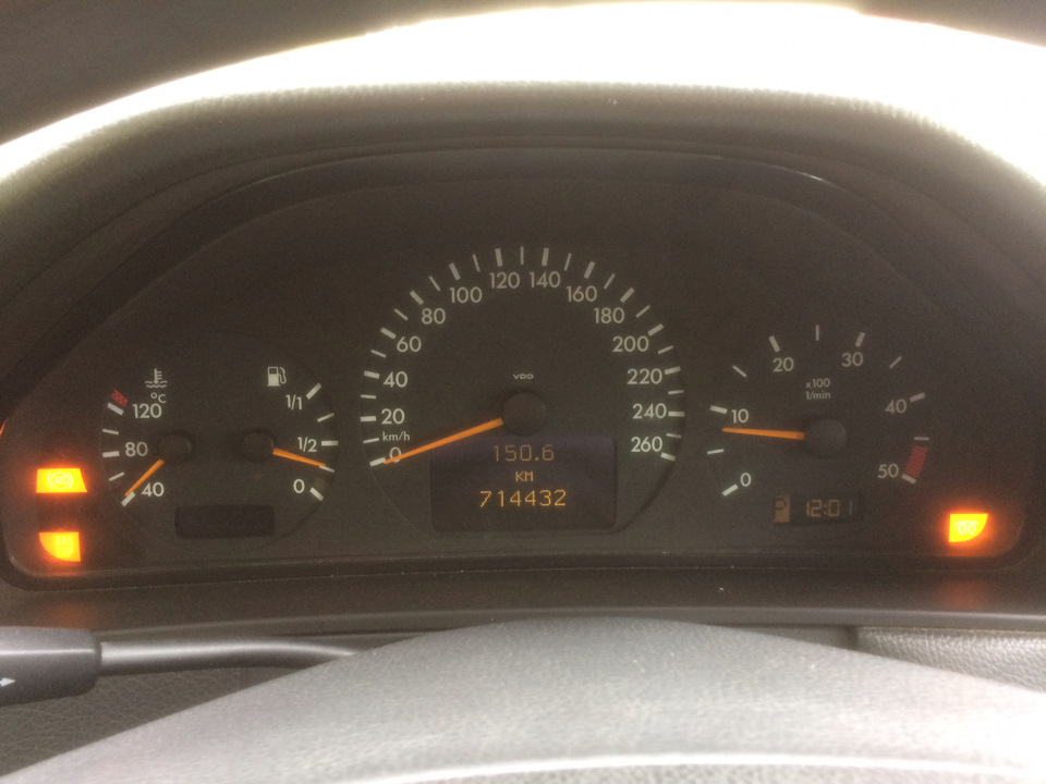 Фото в бортжурнале Mercedes-Benz E-Class (W210)