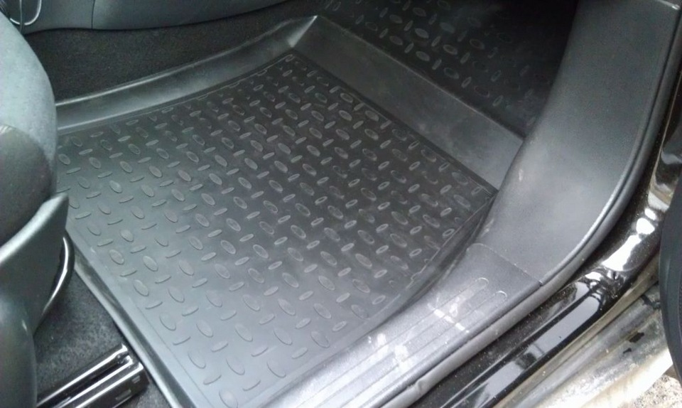 пассажирский коврик из резины SEINTEX — Nissan Juke (1G)