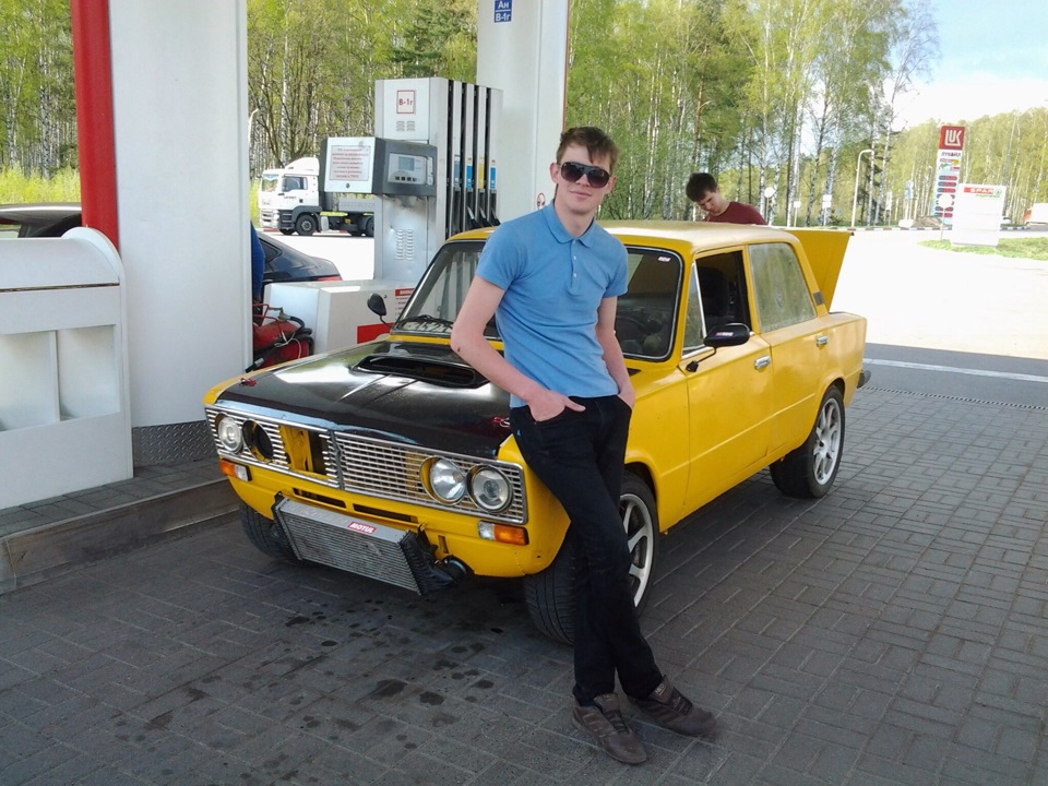 Ванька вытирает *опу об новое мое крыло ))) — Lada 2106