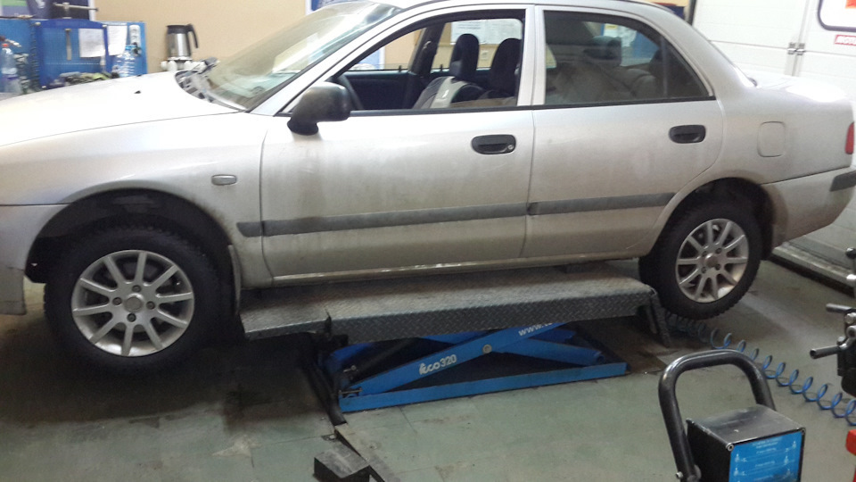 Фото в бортжурнале Mitsubishi Carisma