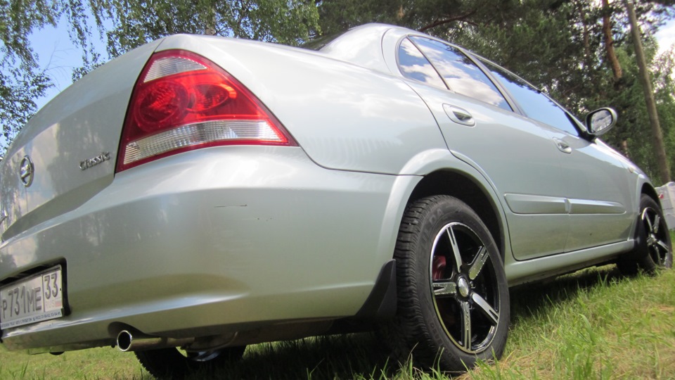 Nissan Almera Classic SILVER WHITE STAR