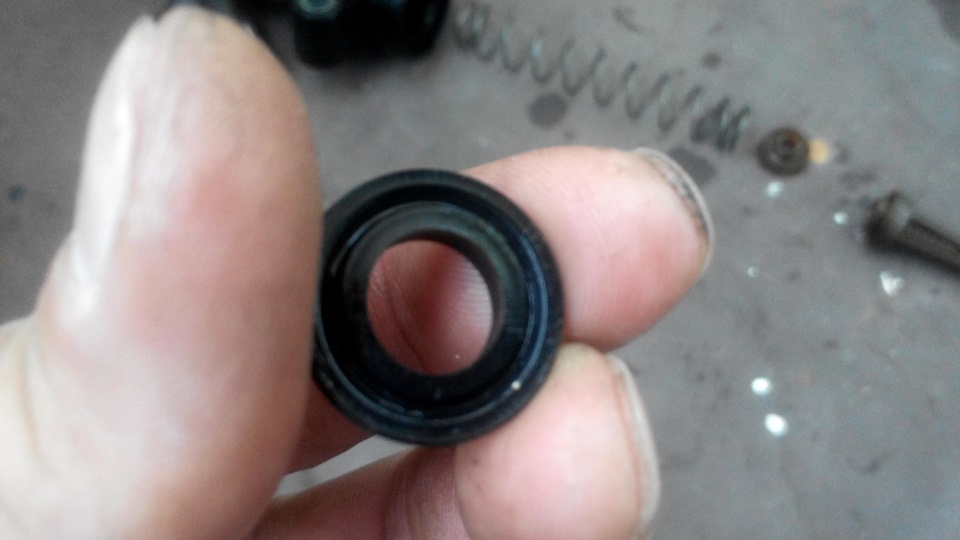 Злополучной кольцо — Mazda 3 (1G) BK