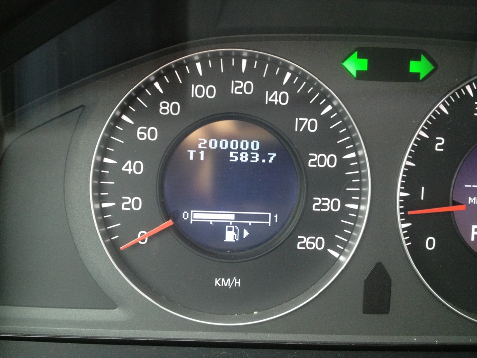 Фото в бортжурнале Volvo S80 (2G). Запчасти на фото: E06002