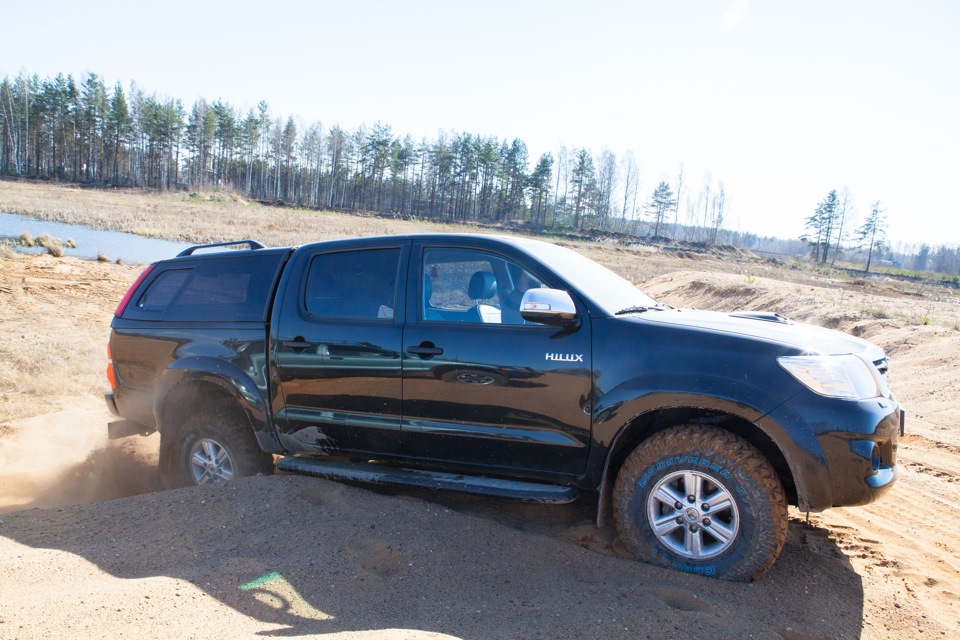 Фото в бортжурнале Toyota Hilux (7G)