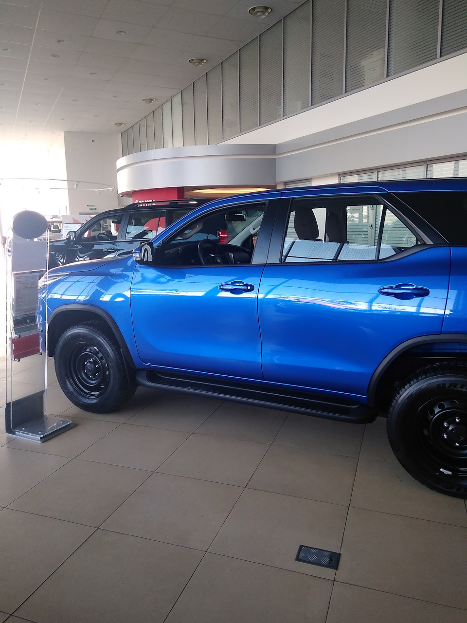 Фото в бортжурнале Toyota RAV4 (IV)