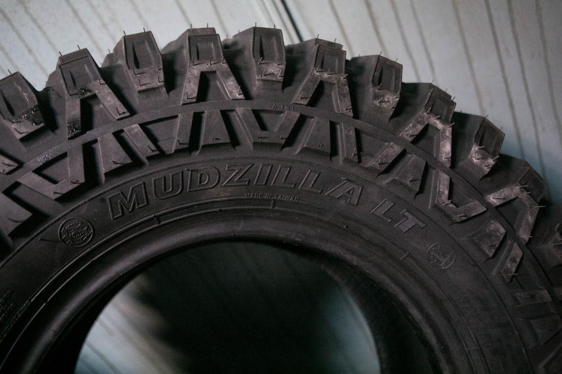 [1]. Резина Maxxis M8080 Mudzilla 31x11,5x15 — Lada 4x4 3D бензин, 1,7 ...