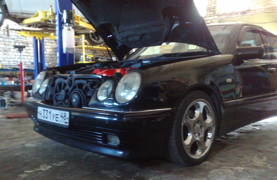 5 — Mercedes-Benz E-Class (W210)