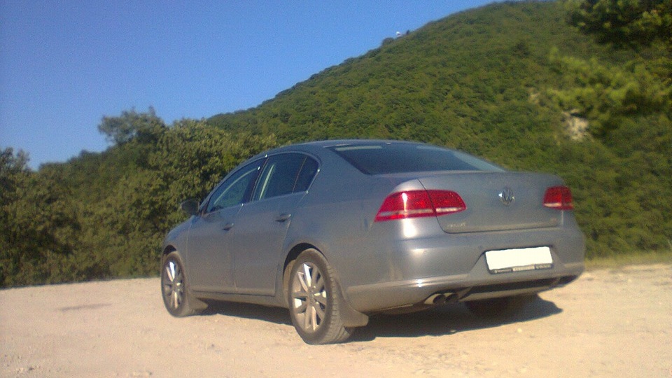 Volkswagen Passat Giselle Night Scape