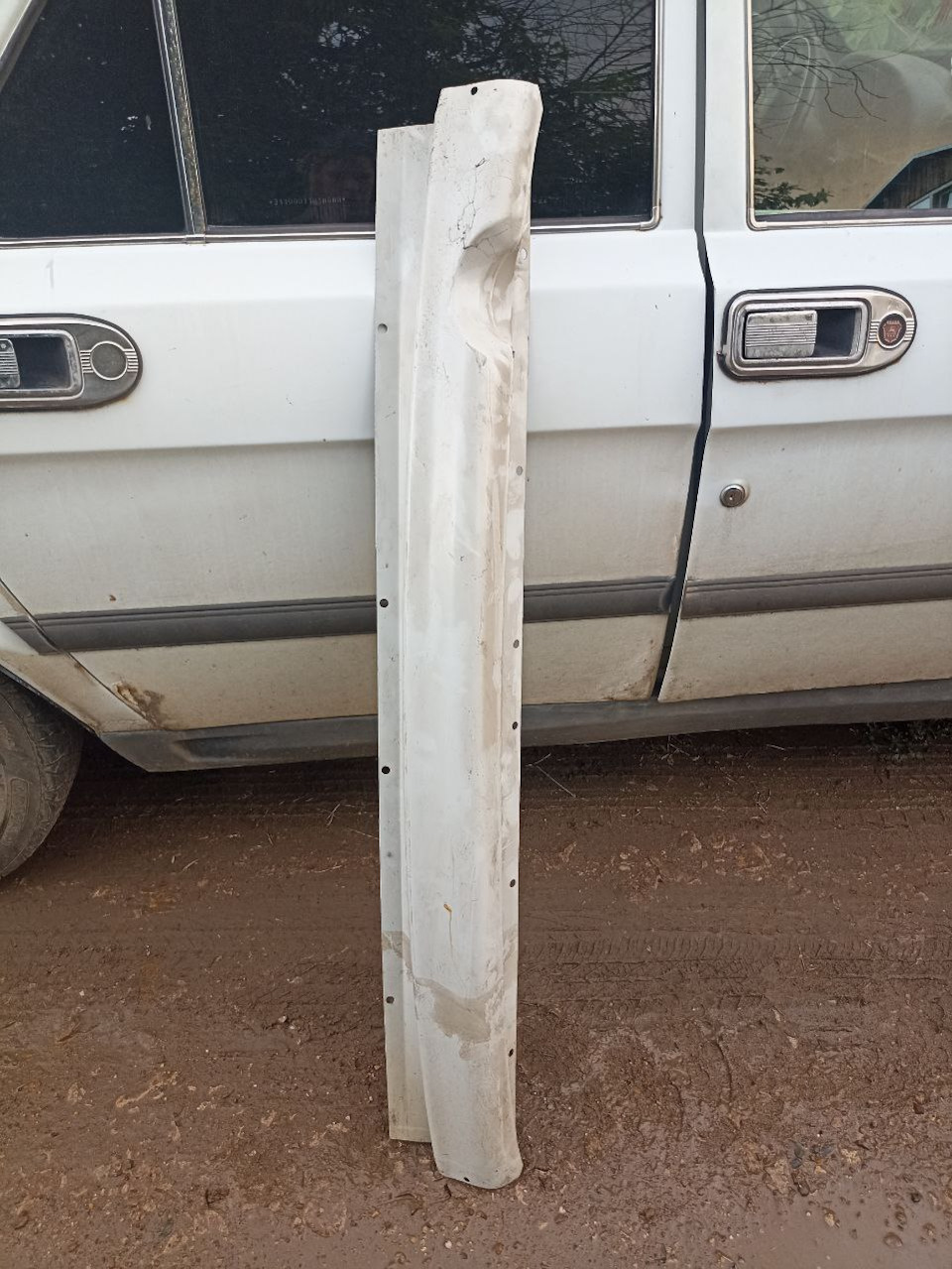 Задний редкий пирожок, полуматовый в грунте, без единой коцки — GAZ 3110