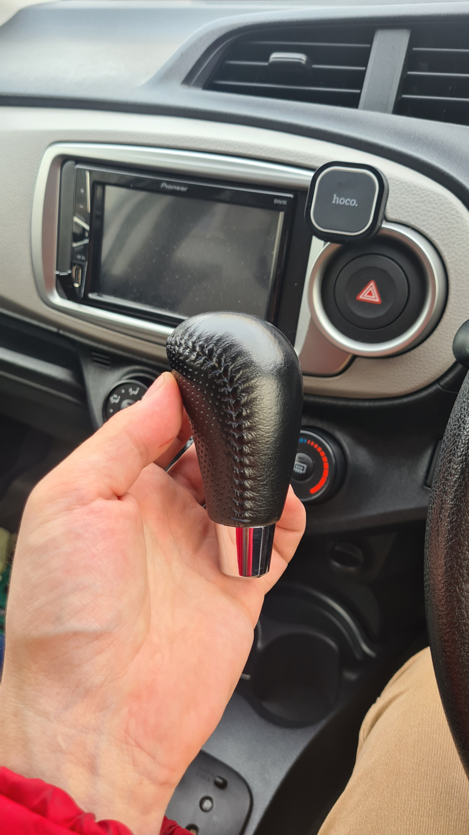 Красота в руке — Toyota Vitz (130)