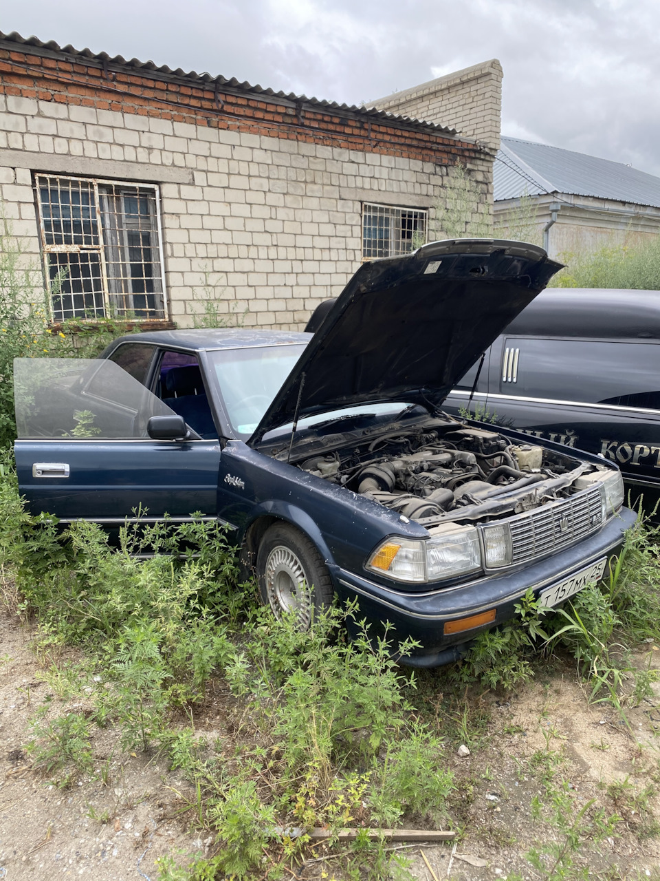 У тест драйву готов — Toyota Crown (S130)