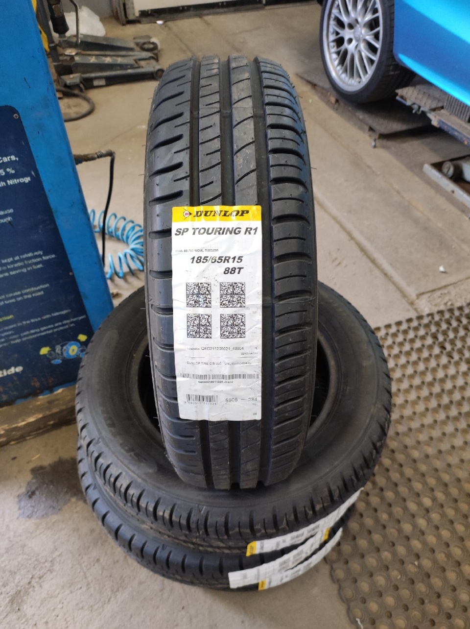 Photo from the logbook KIA Rio (3G). Found on photo: Dunlop SP Touring R1
