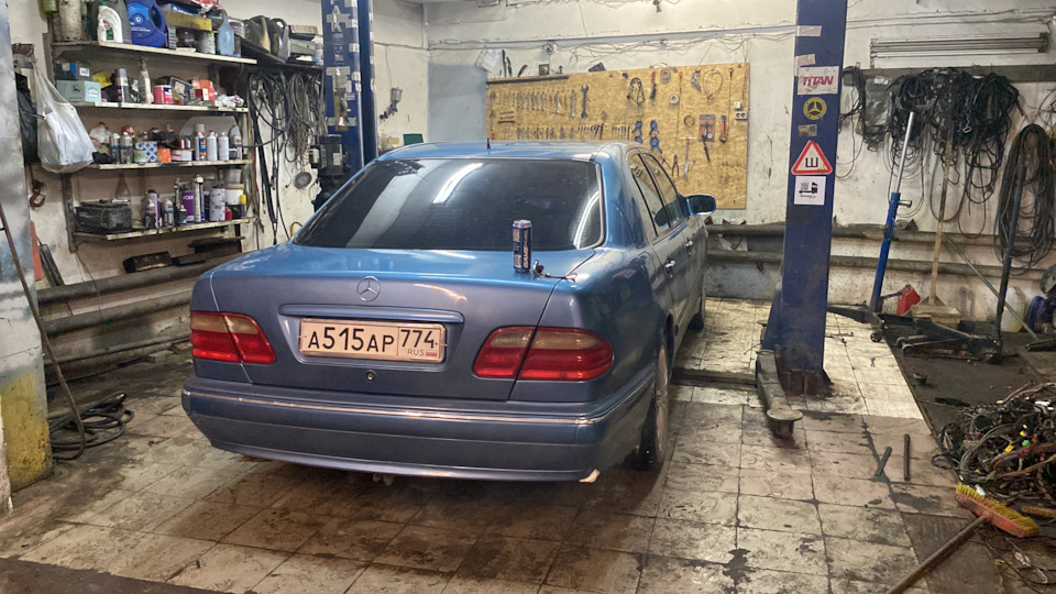Photo from the logbook Mercedes-Benz E-Class (W210)