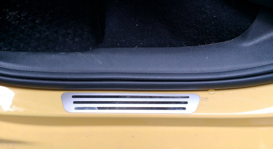 На своем месте сзади — Volkswagen Polo Hatchback Mk5