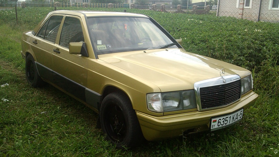 Mercedes-Benz 190 (W201) ЗОЛОТОЙ