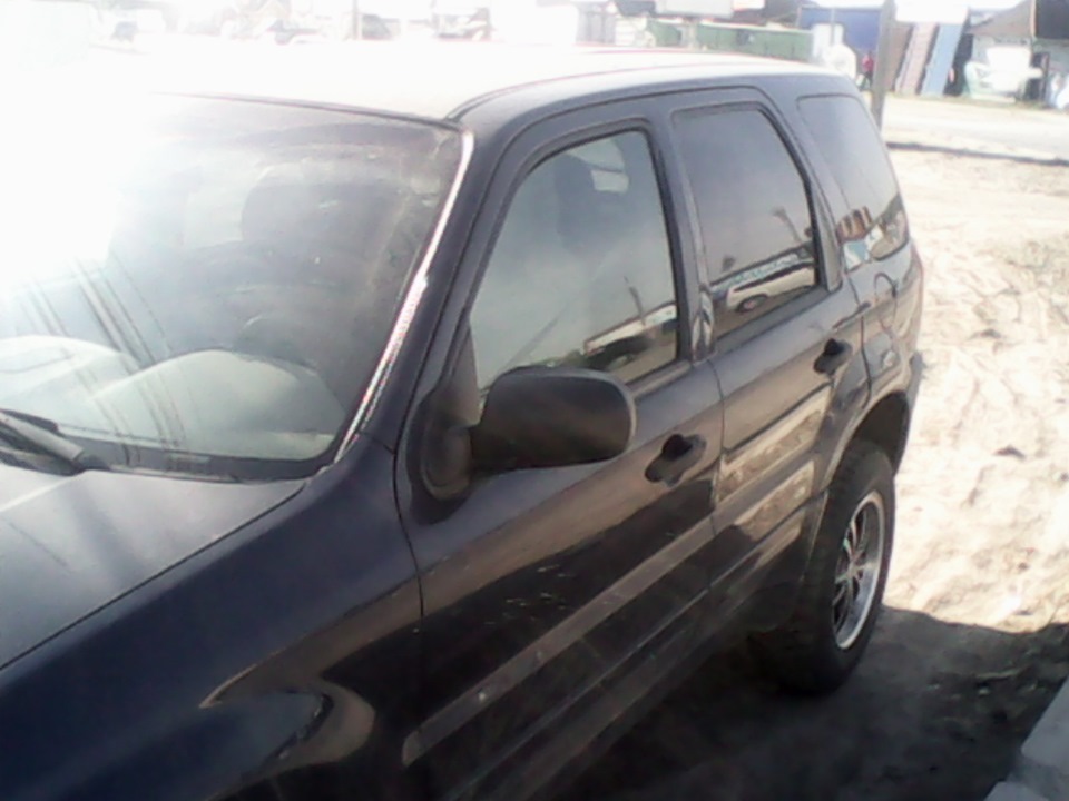 третья, другая сторона машины — Ford Escape (1G)