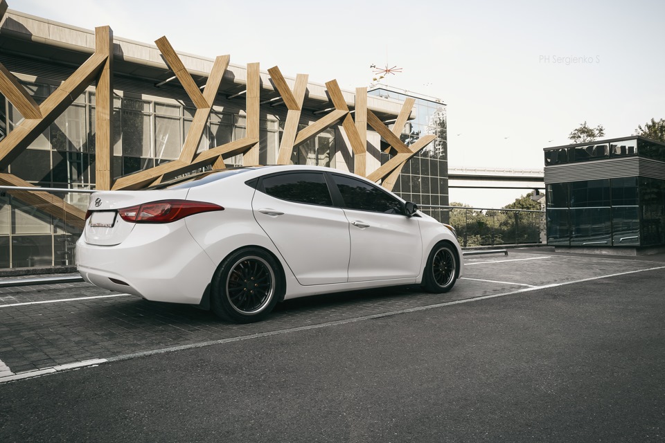 Фото в бортжурнале Hyundai Elantra (5G). Запчасти на фото: 12002042