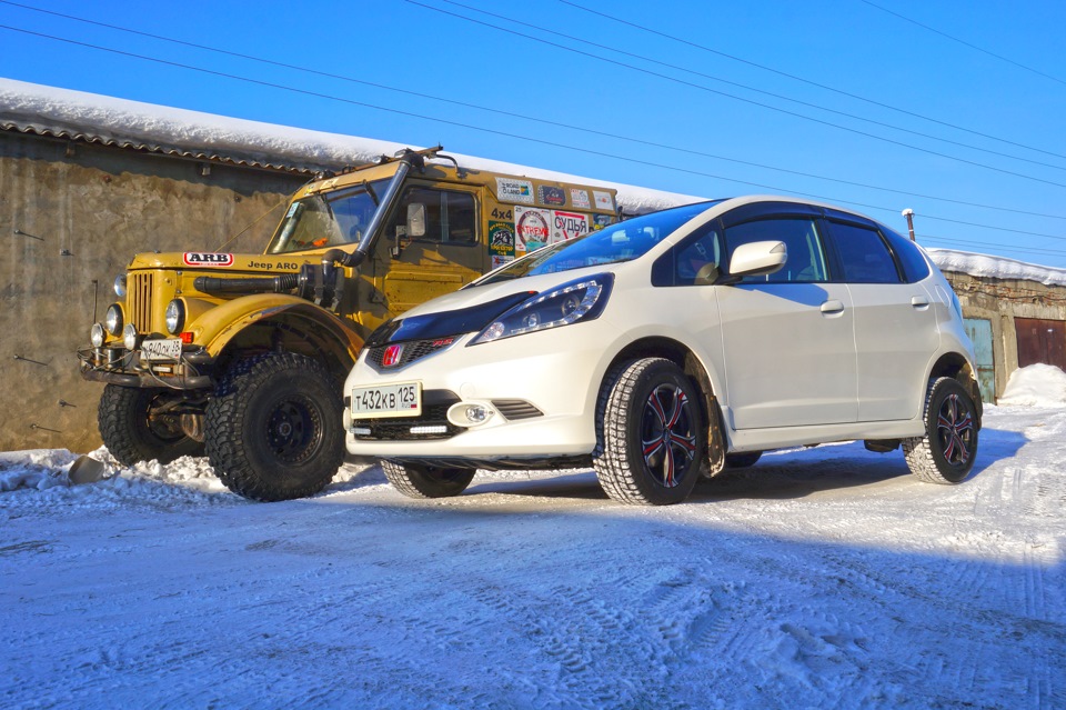 Красавцы:) — Honda Fit (2G)