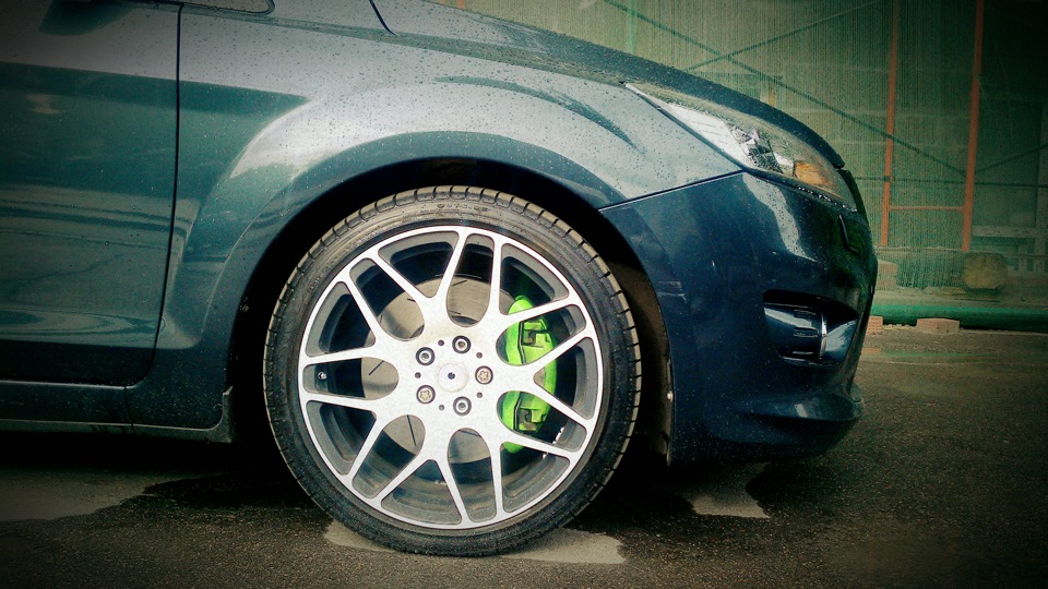 Ford Focus Hatchback Jumpin' Grey Ninja
