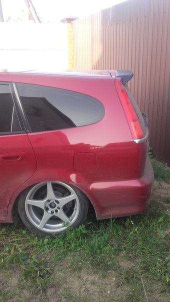 Фото в бортжурнале Honda Stream (RN1-5)