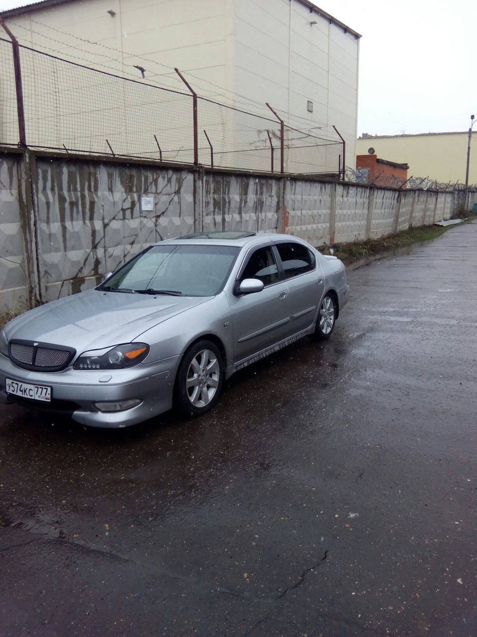 Переобутый с накаченными 2.4 колёсами — Nissan Maxima QX (A33)