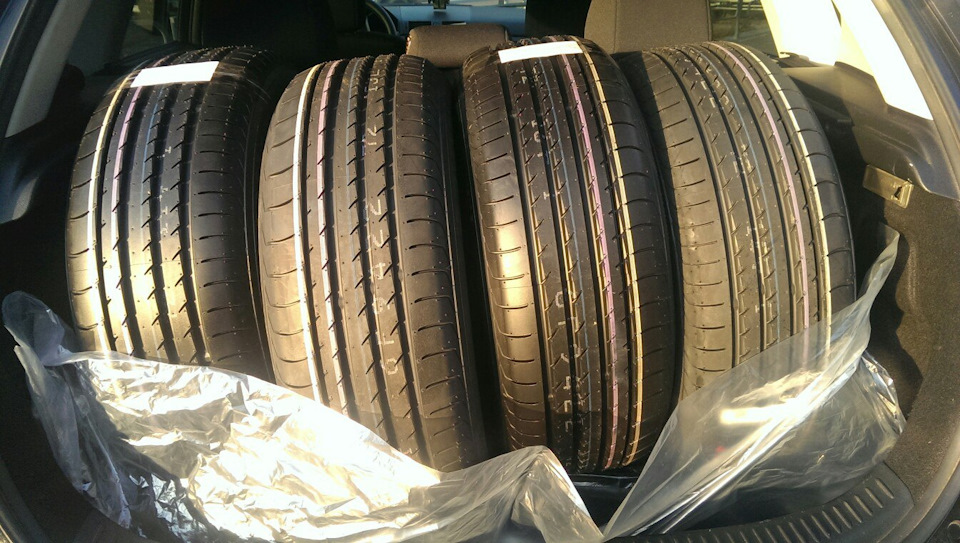 Yokohama advan sport v105 — Mazda 3 (1G) BK. Запчасти на фото: Yokohama Advan Sport V105