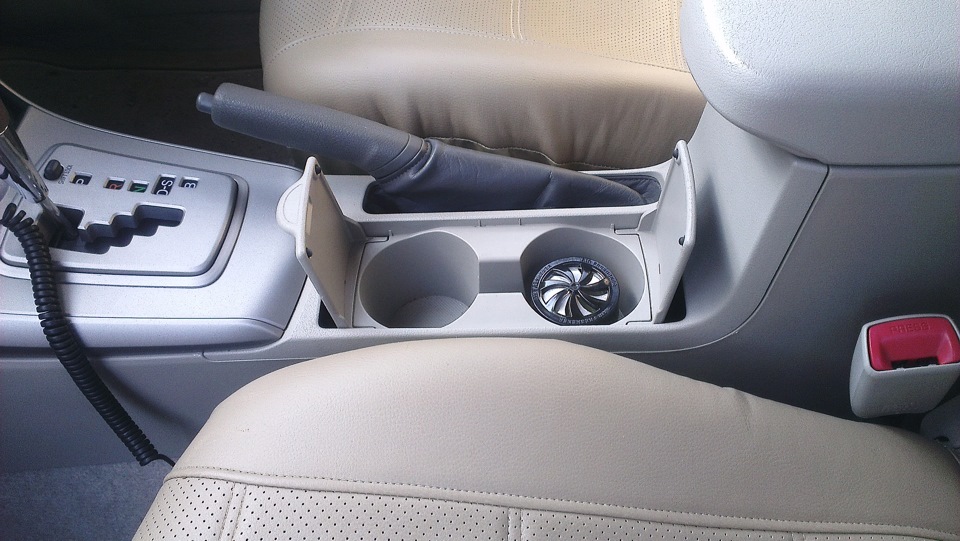 Фото в бортжурнале Toyota Corolla Axio (E140)
