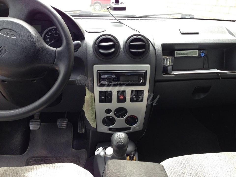 Фото в бортжурнале Renault Logan (1G)