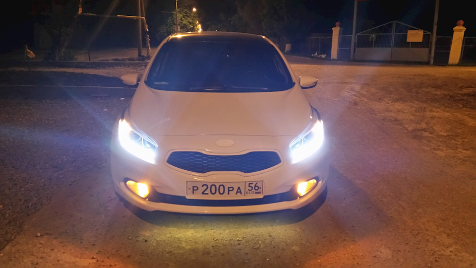 Ночью — KIA Ceed (2G)