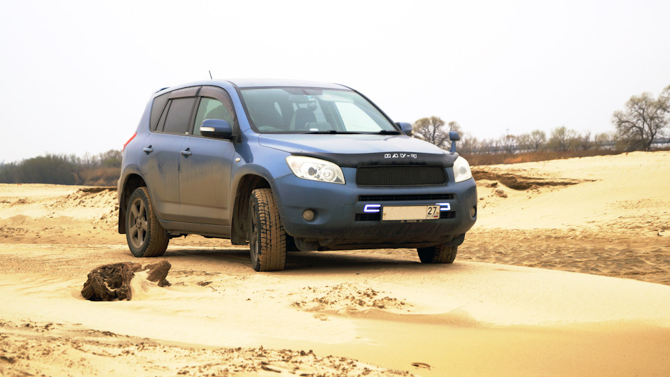 Мой рафик точно бы скрыло с головой — Toyota RAV4 (III)