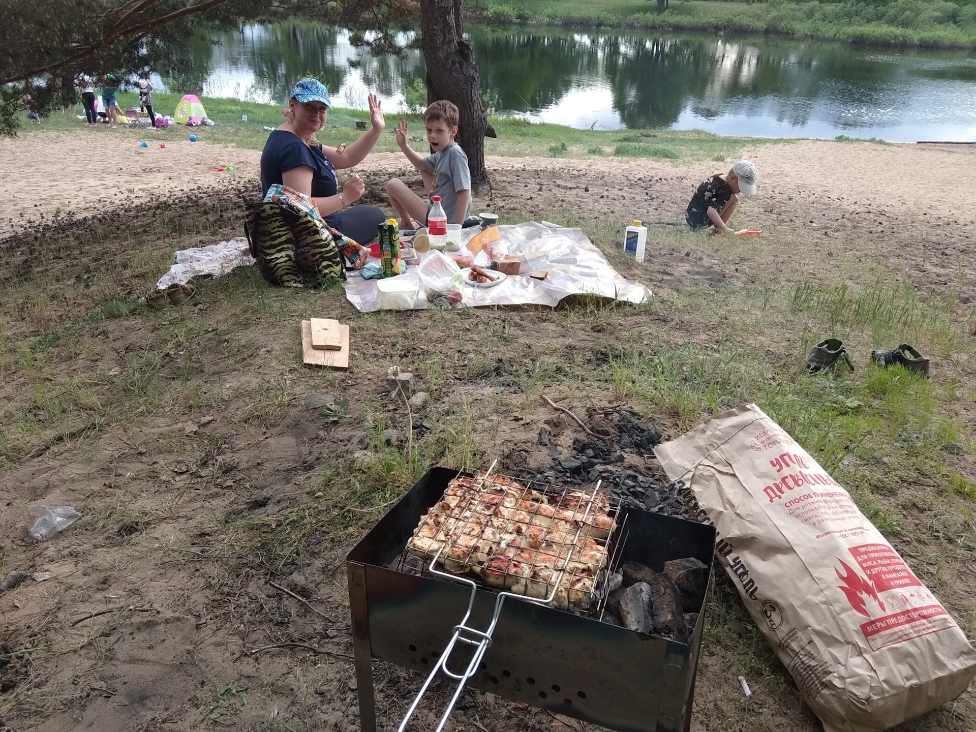 Днем шашлыки у русских ночью оргия Днем шашлыки у русских ночью оргия