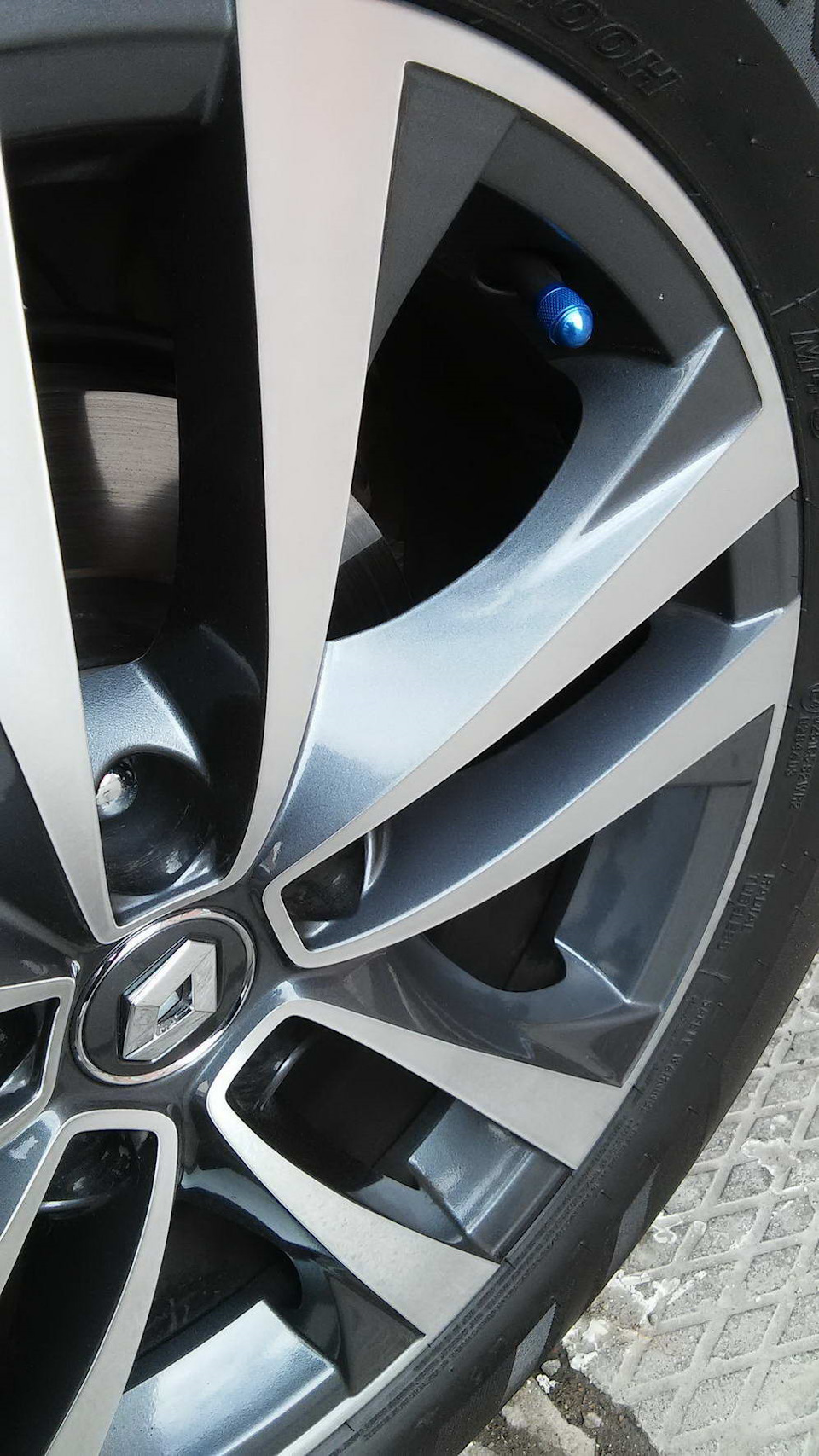 Колпачки на ниппеля 2 — Renault Koleos (2G)