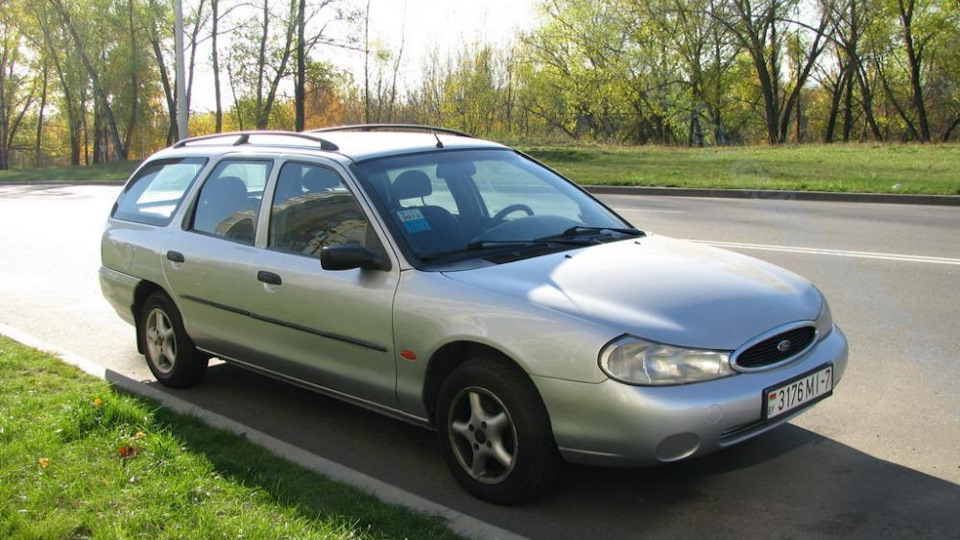 Ford Mondeo 1,8 i