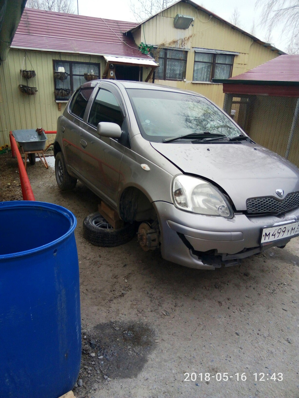 Ждет тепла ) — Toyota Vitz (10)