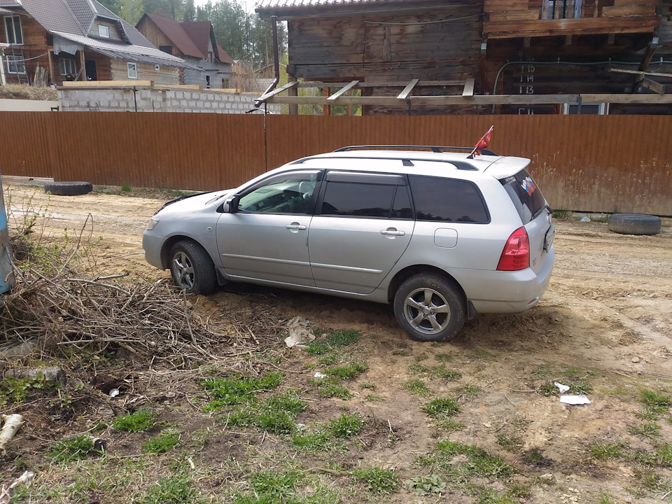 Фото в бортжурнале Toyota Corolla Fielder (E120)