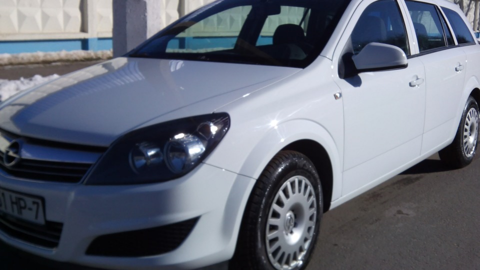 Opel Astra БЕЛАЯ МОЛНИЯ