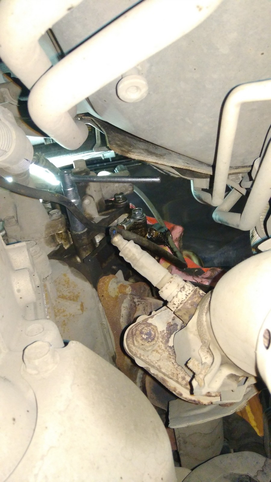 Нижний (вид снизу) — Mitsubishi Pajero (4G)