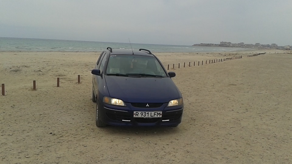 Mitsubishi Space Star Синий металлик 1,8