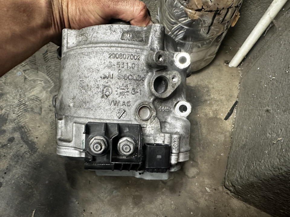 Photo from the logbook Audi A6 Avant (C8). Found on photo: 353101, SB033
