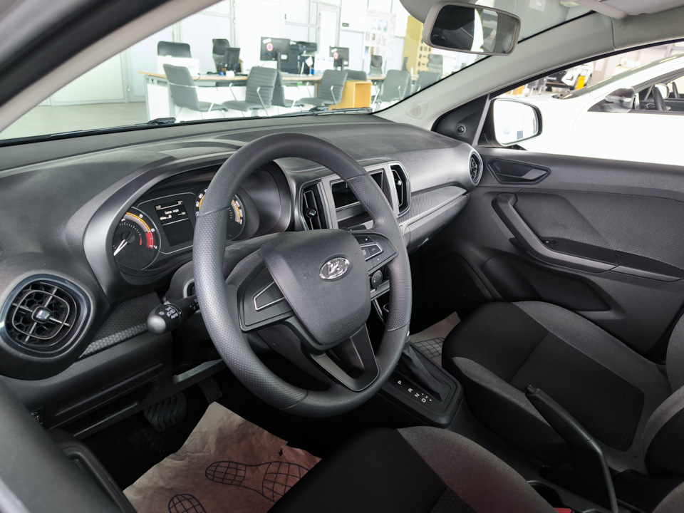 искра — Lada Vesta SW Cross (NG)