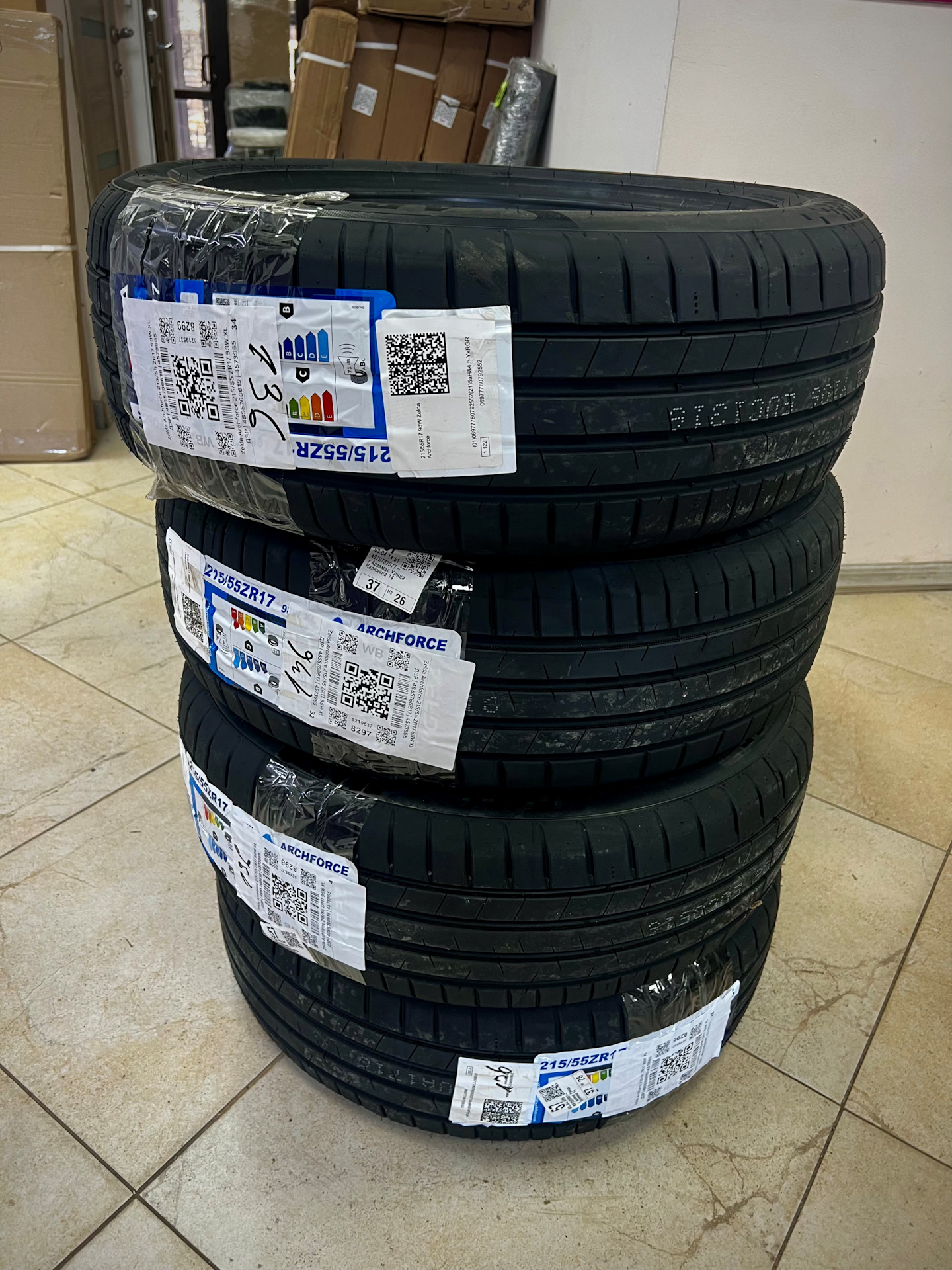 ZELDA Archforce 215/55 R17 — Nissan Juke (1G) бензин, 1,6 л, 2012