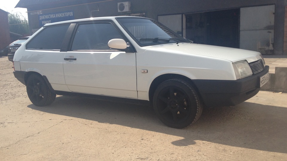 Lada 2108 Dubai 555